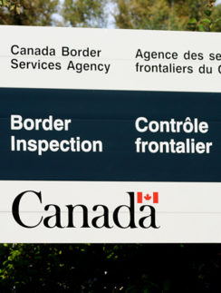 Welcome to Canada sign