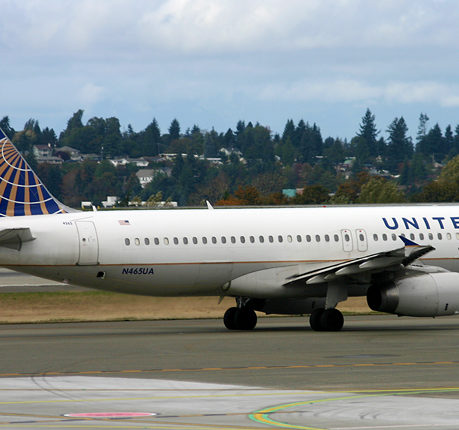 United Airlines Airbus A320-232 On Taxiway