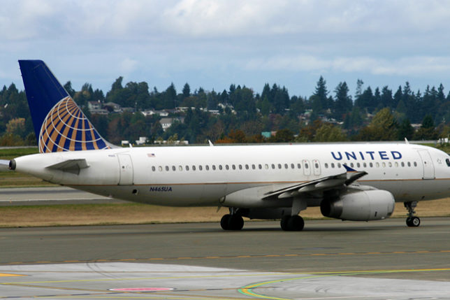 United Airlines Airbus A320-232 On Taxiway