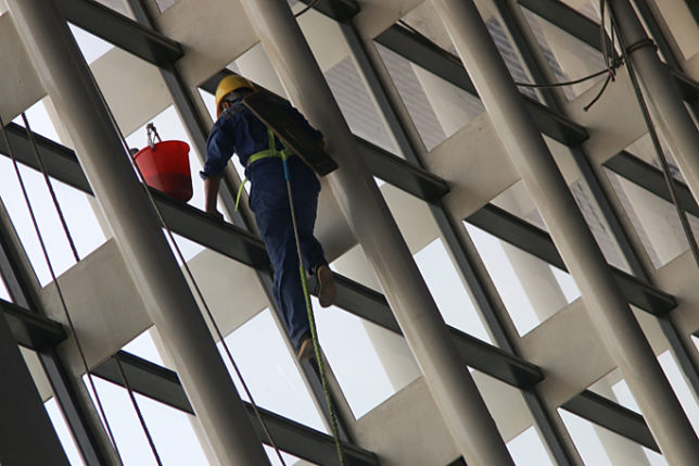 Window Washer Shanghai Pudong Airport