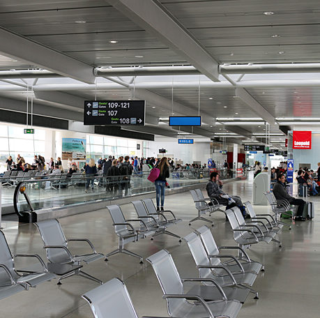 Airport gate Dublin