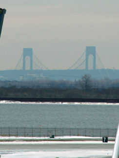 Delta Air Lines tails Verrazano Bridge