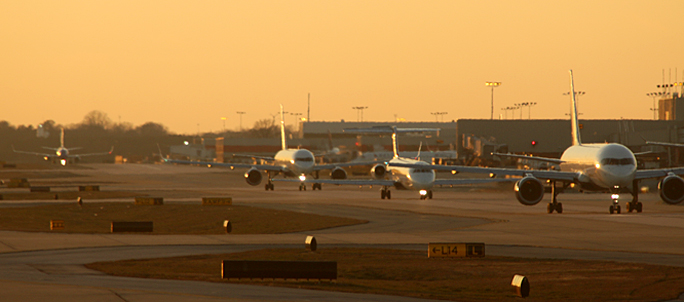 airplanes taxiway