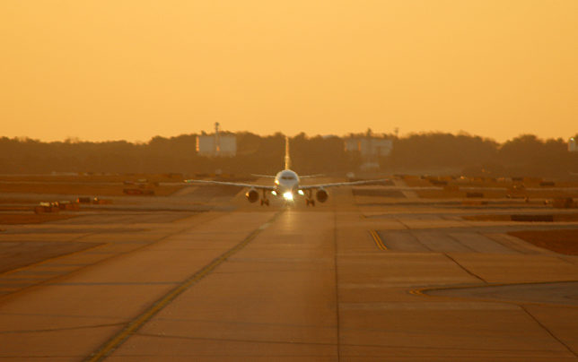 airplane taxiway