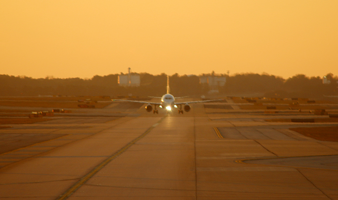 airplane taxiway