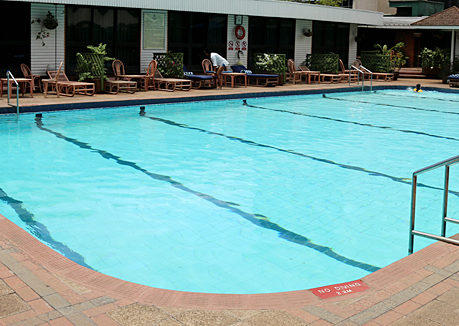 swimming pool Hilton Nairobi