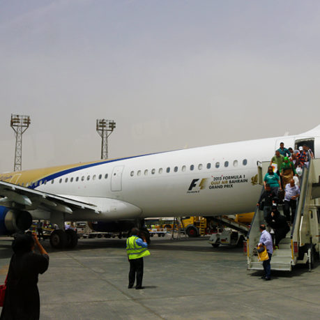 Gulf Air Airbus A321 deplaning