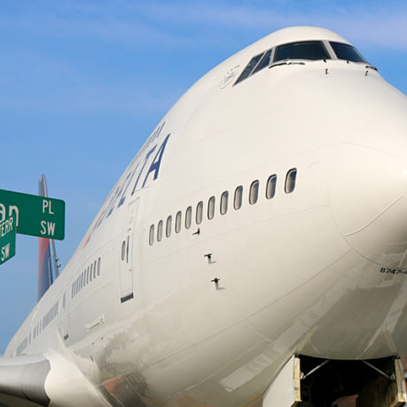 Delta Air Lines Boeing 747-451 airplane