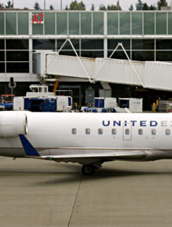 United Express Bombardier CRJ-200ER airplane