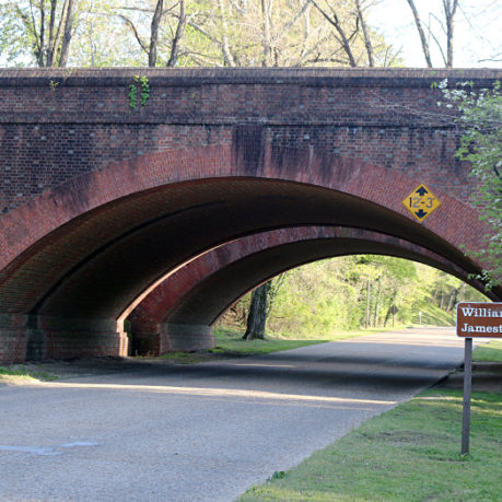 Colonial Parkway