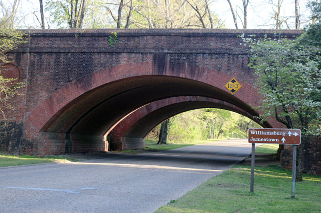 Colonial Parkway
