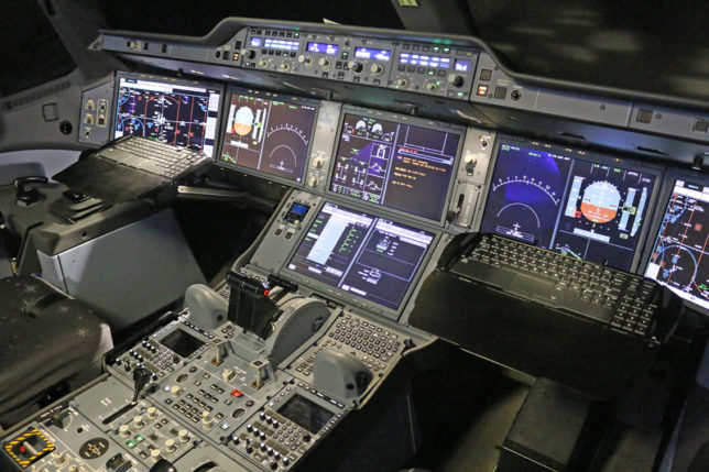 Airbus A350 flight simulator