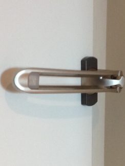 Door latch