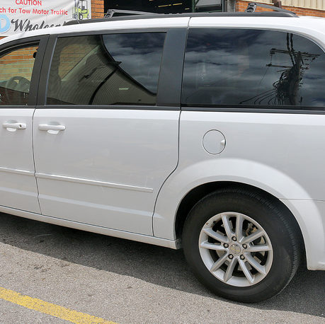 Dodge Caravan minivan