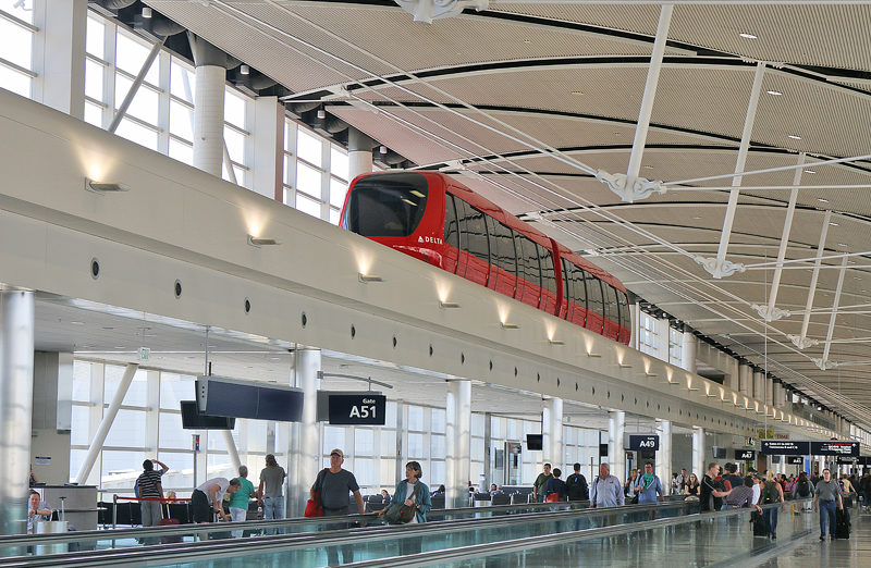 Tram Detroit Airport