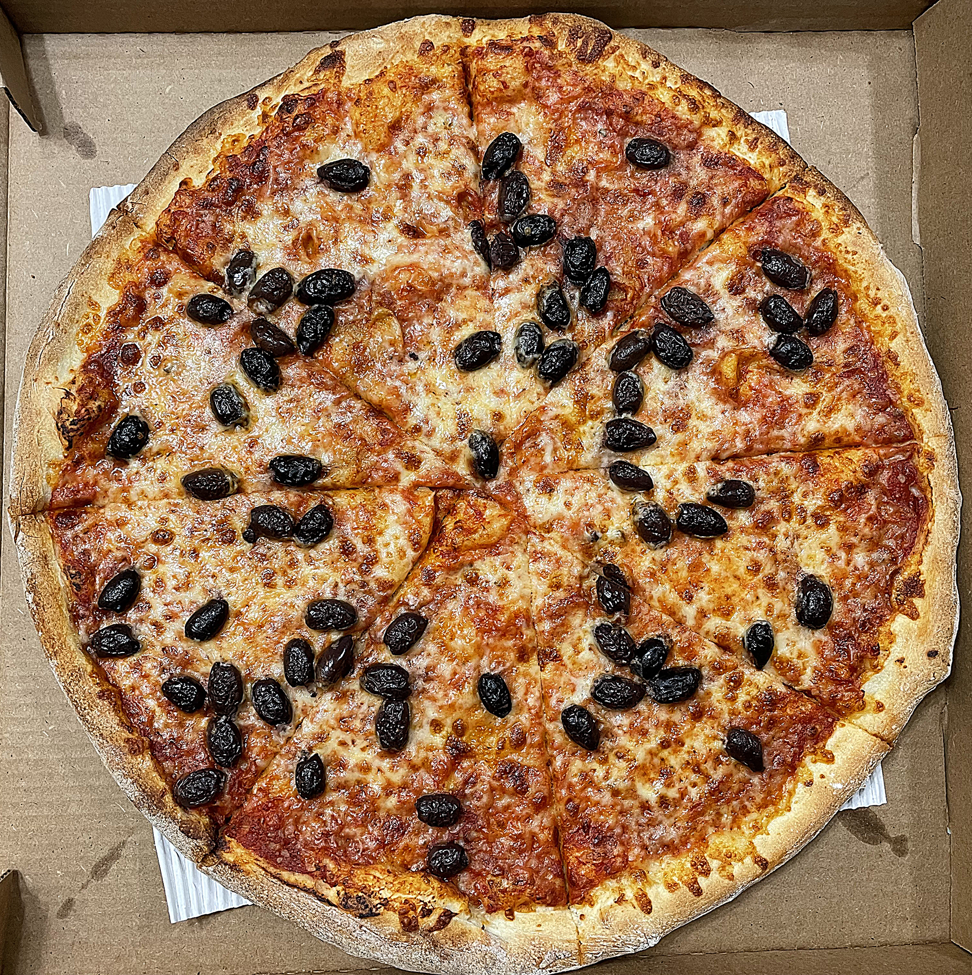 Kalamata olive pizza