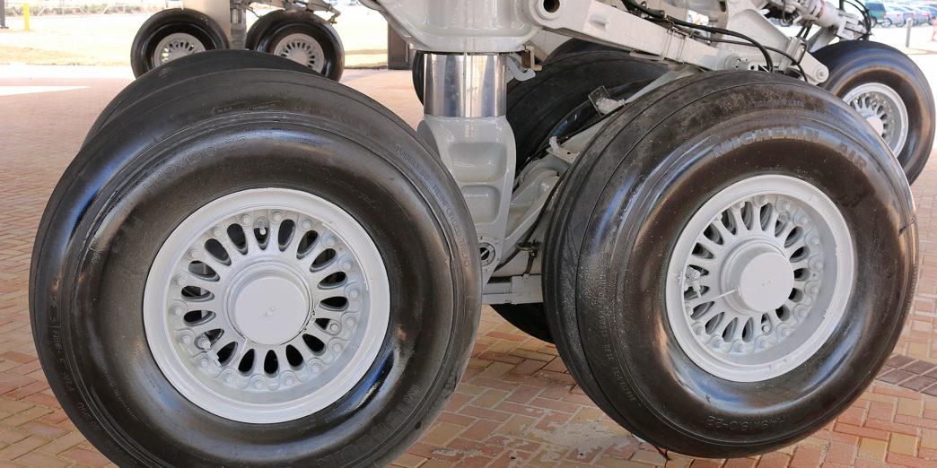 Boeing 747-451 Tires