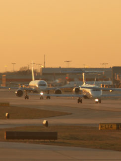 airplanes taxiway