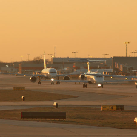 airplanes taxiway