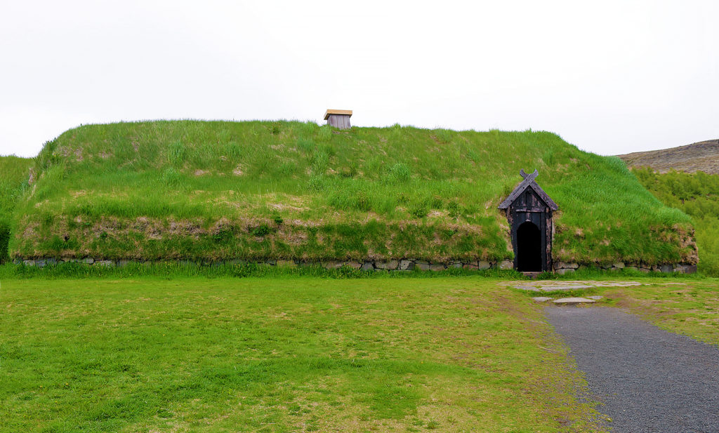 Þjóðveldisbærinn Commonwealth Farm Settlement in Iceland | Flipboard