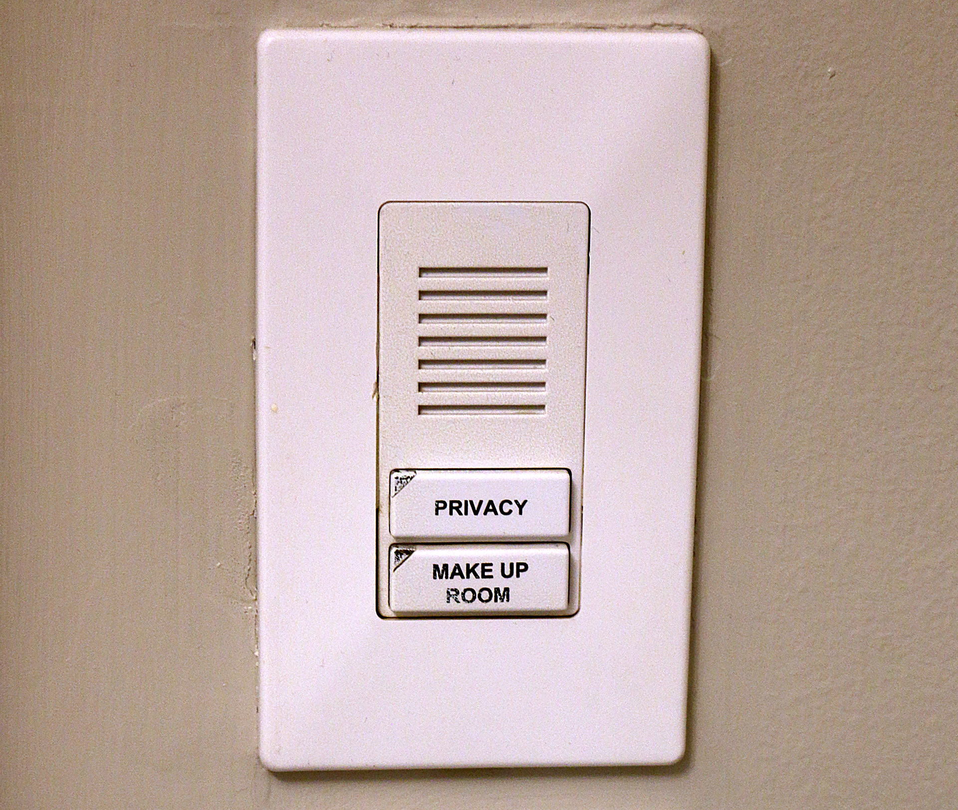 Privacy button do not disturb