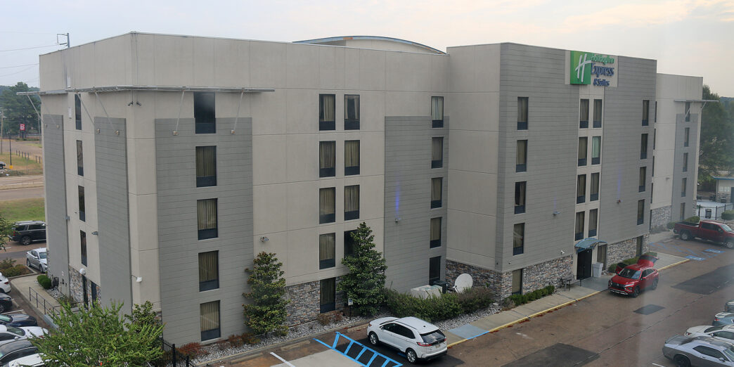 Holiday Inn Express & Suites Jackson Downtown - Coliseum