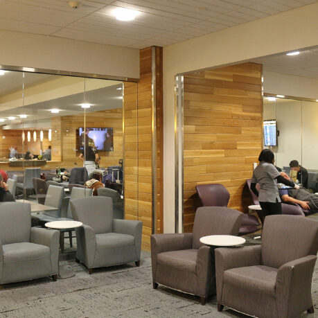 The Club at LAS lounge