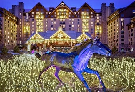 a horse statue in front of a building