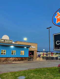 a sign outside of a restaurant