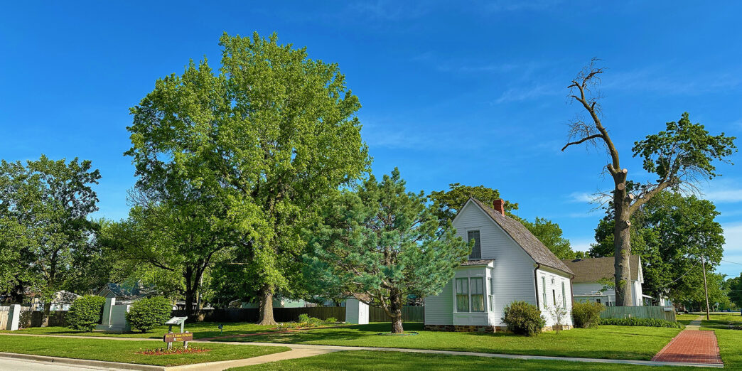 a house in a neighborhood