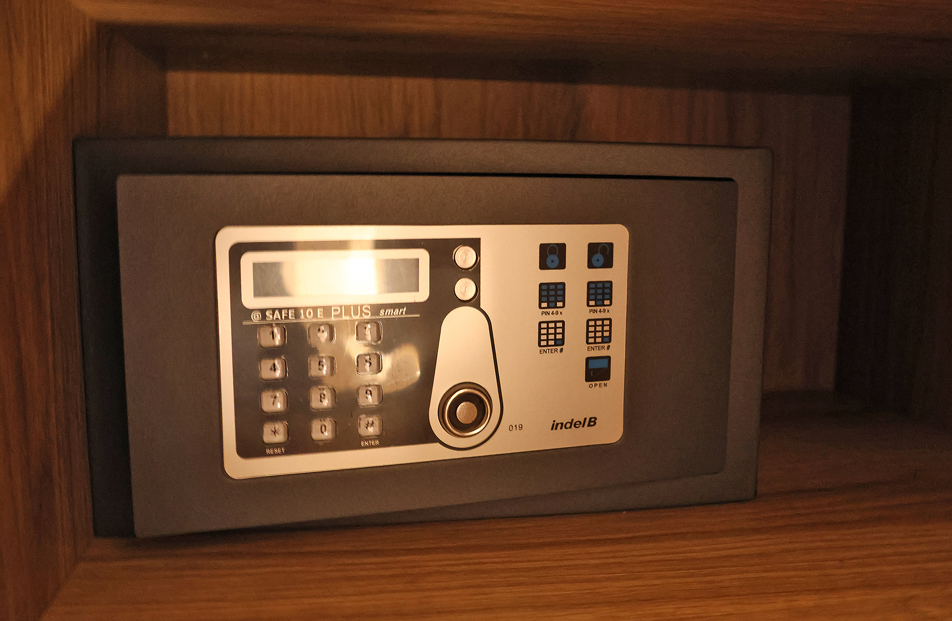 a safe with a keypad on it