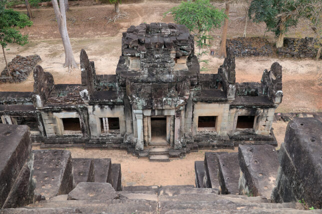 an old stone building with a stone structure